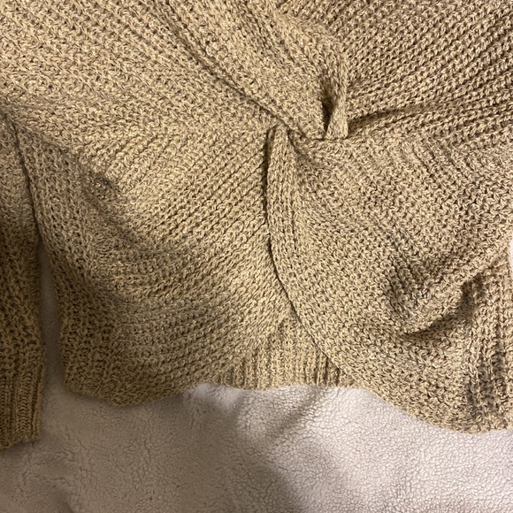 Shirley Lee Sweater with a twist back . Open - Picture 3 of 14